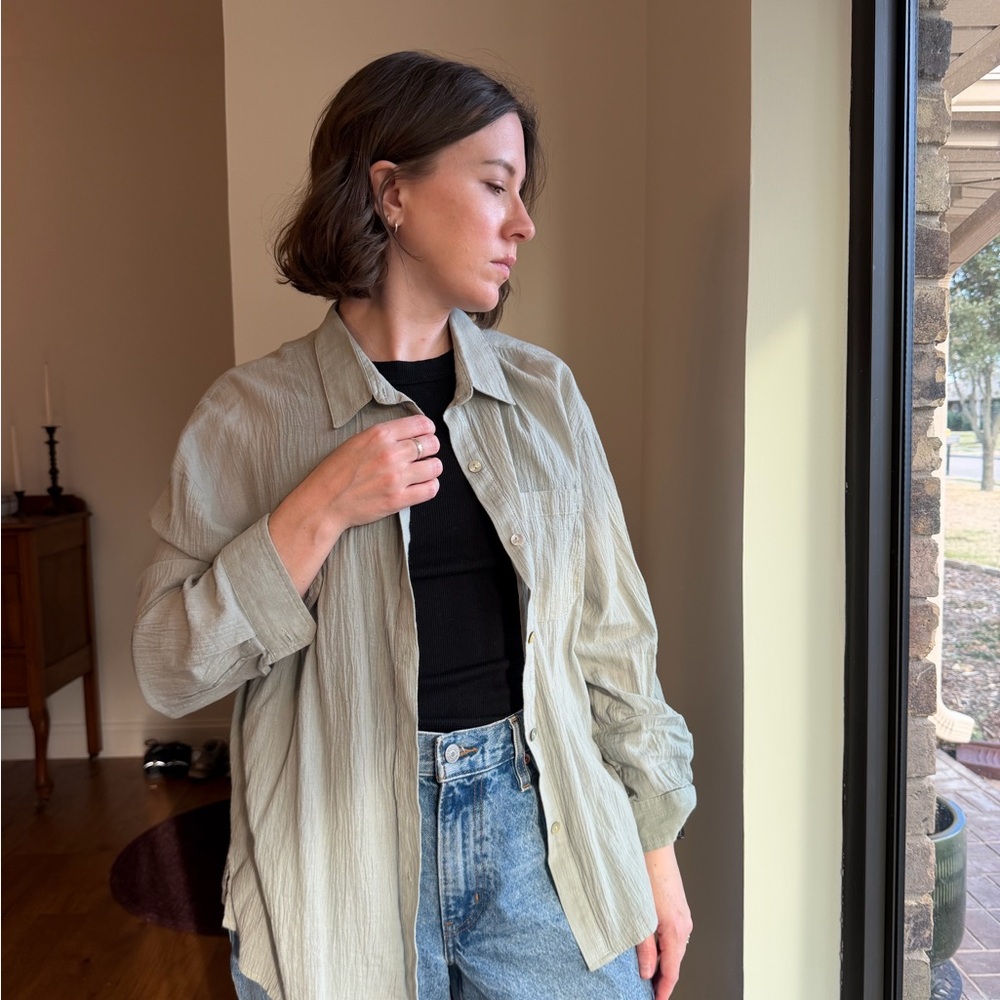Women's Sage Button-Down Shirt